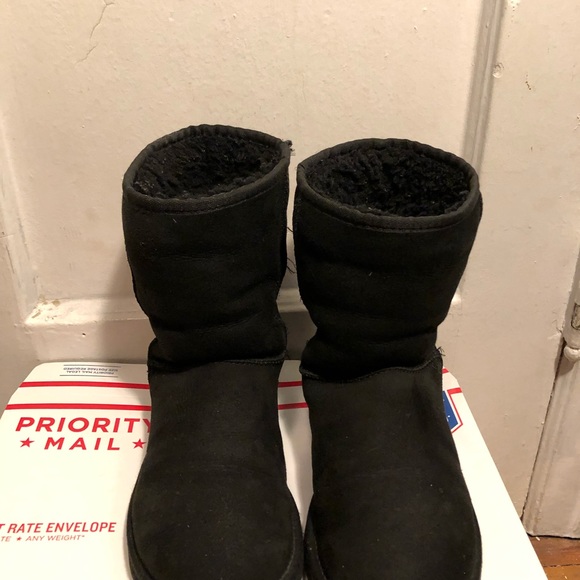UGG Shoes - This UGG Boots has been used